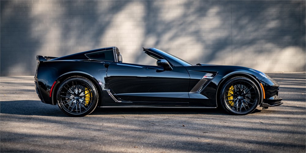 1,041-horsepower 2016 Chevrolet Corvette Z06 C7R 