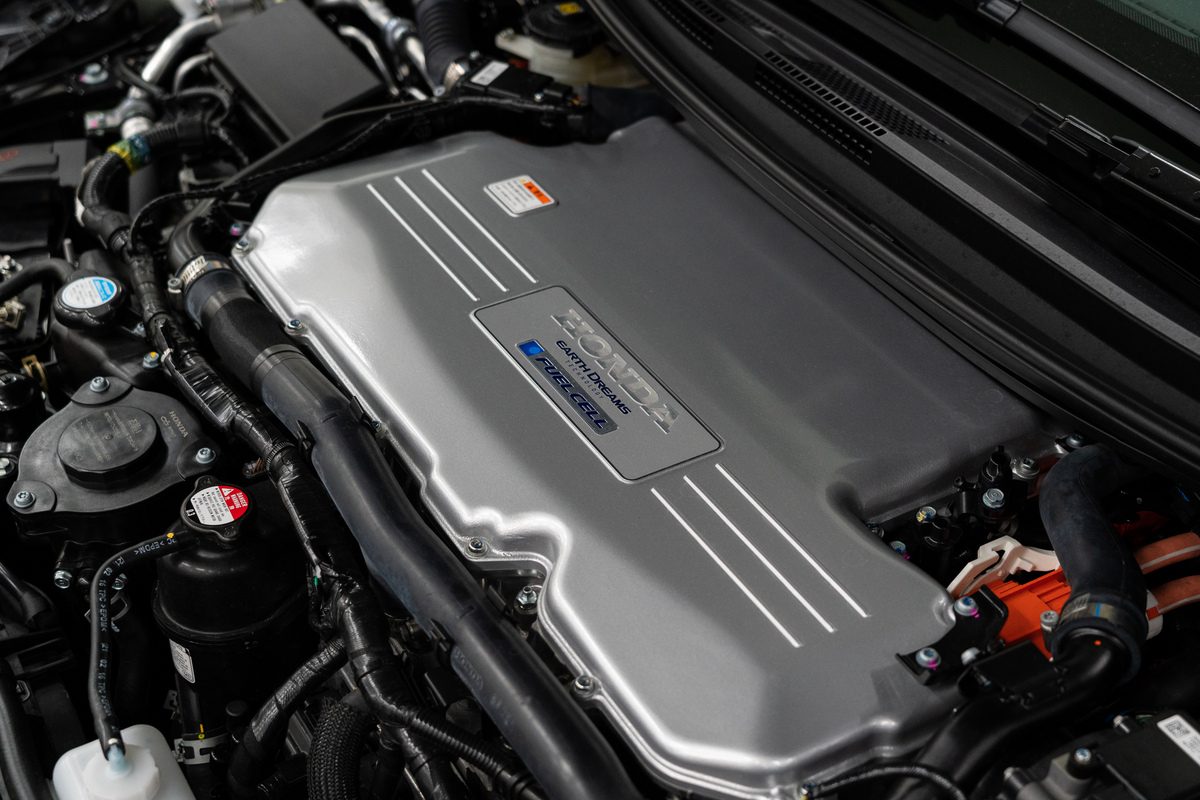 2024 Honda CR-V fuel cell vehicle, underhood
