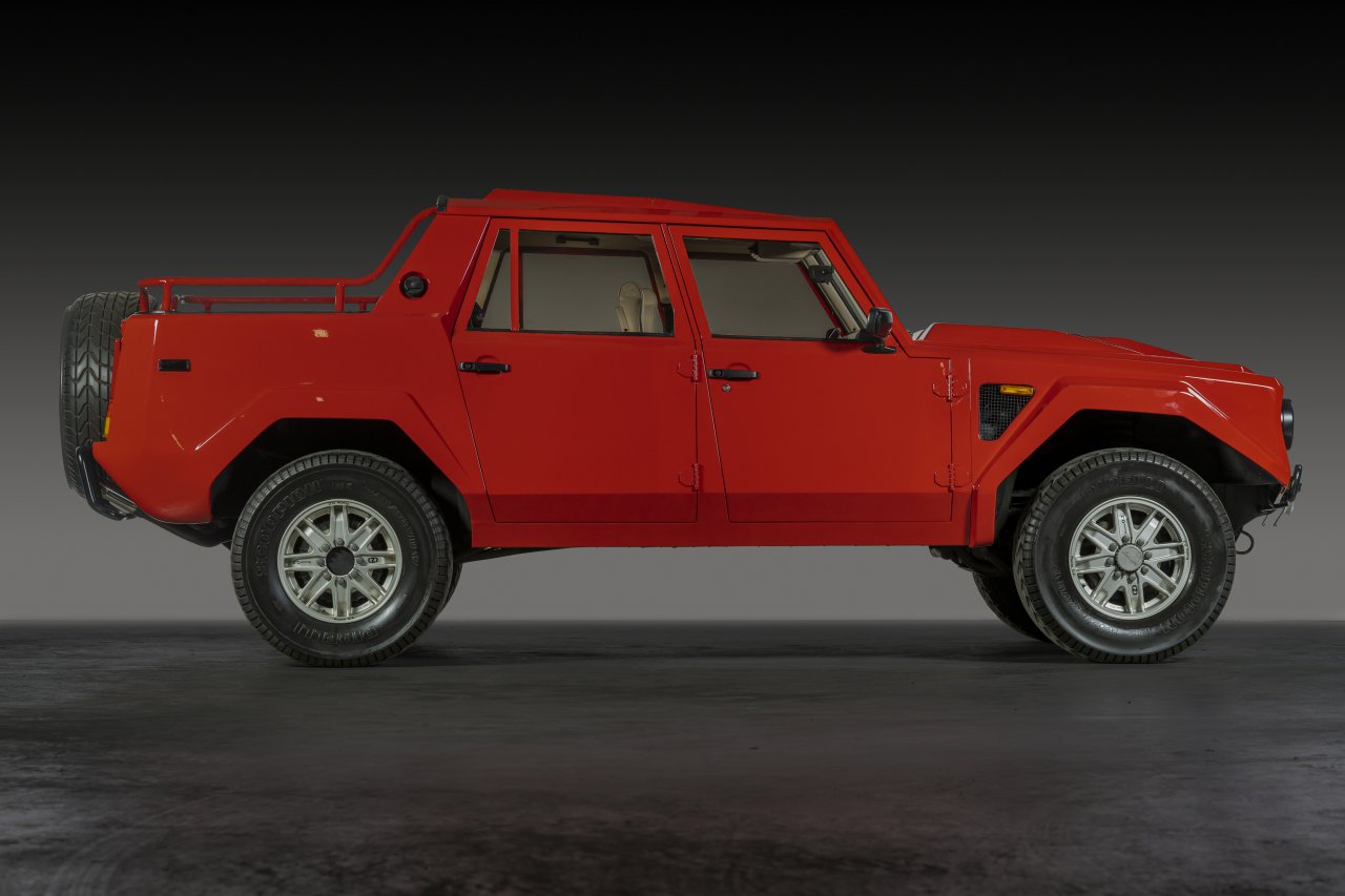1991 Lamborghini LM002