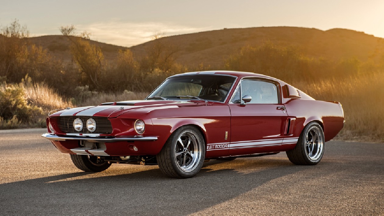 Shelby GT 500CR front three quarter