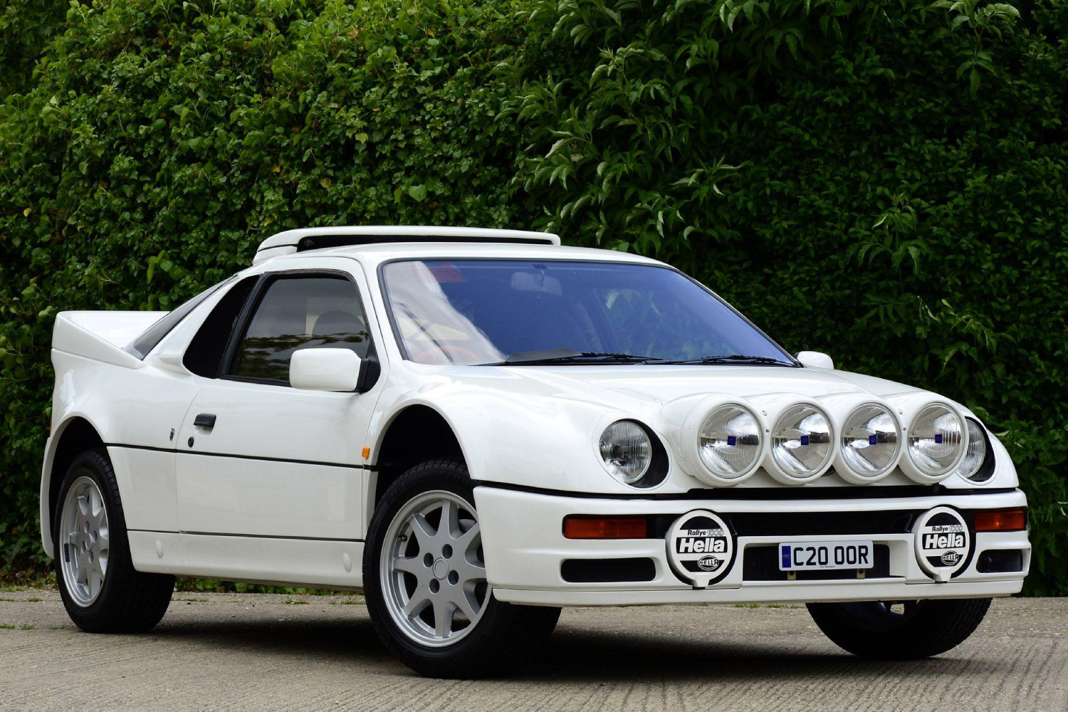 8. Ford RS200