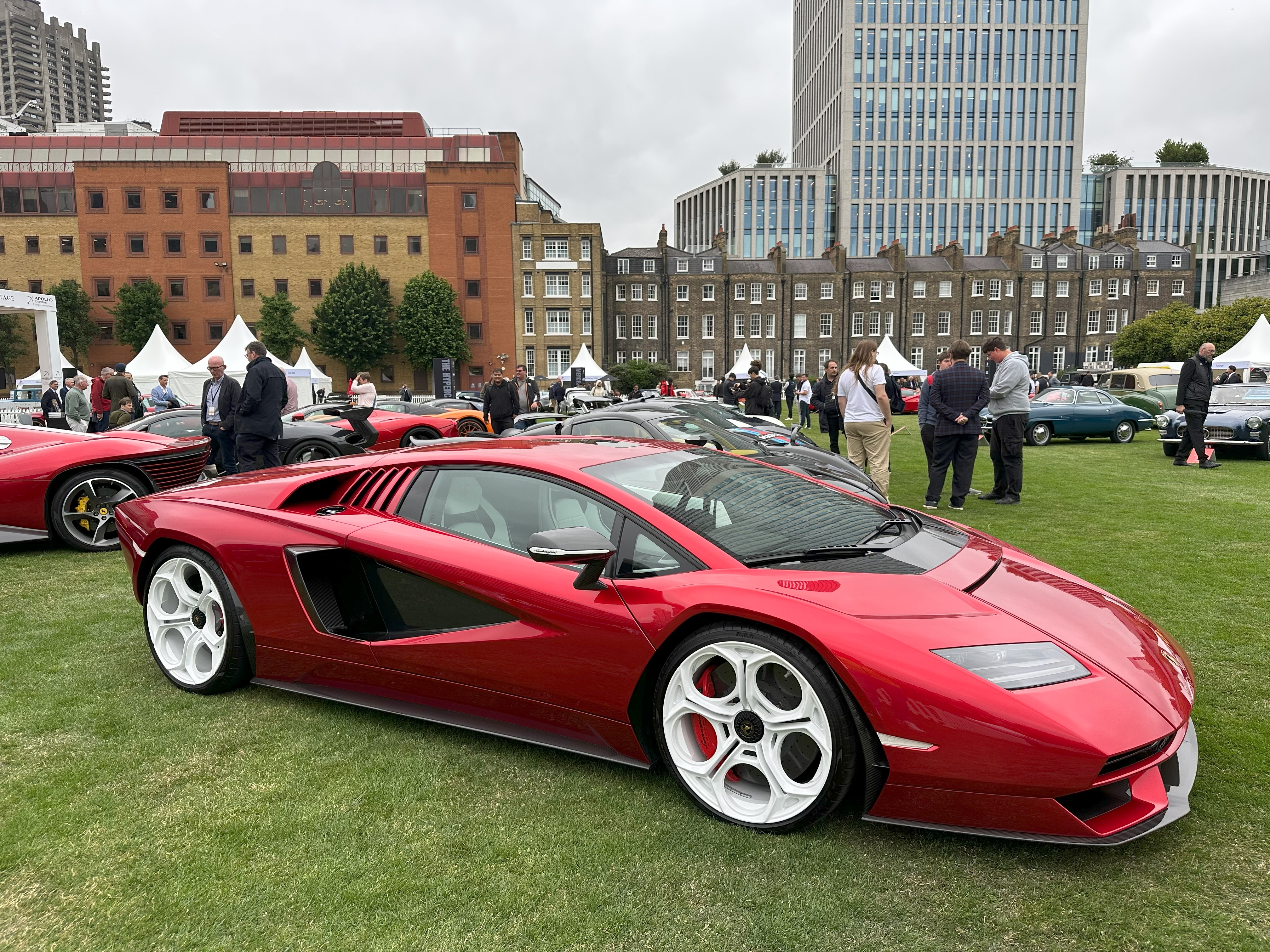 London Concours 2025 (22 Lamborghini Countach LPI 800-4)