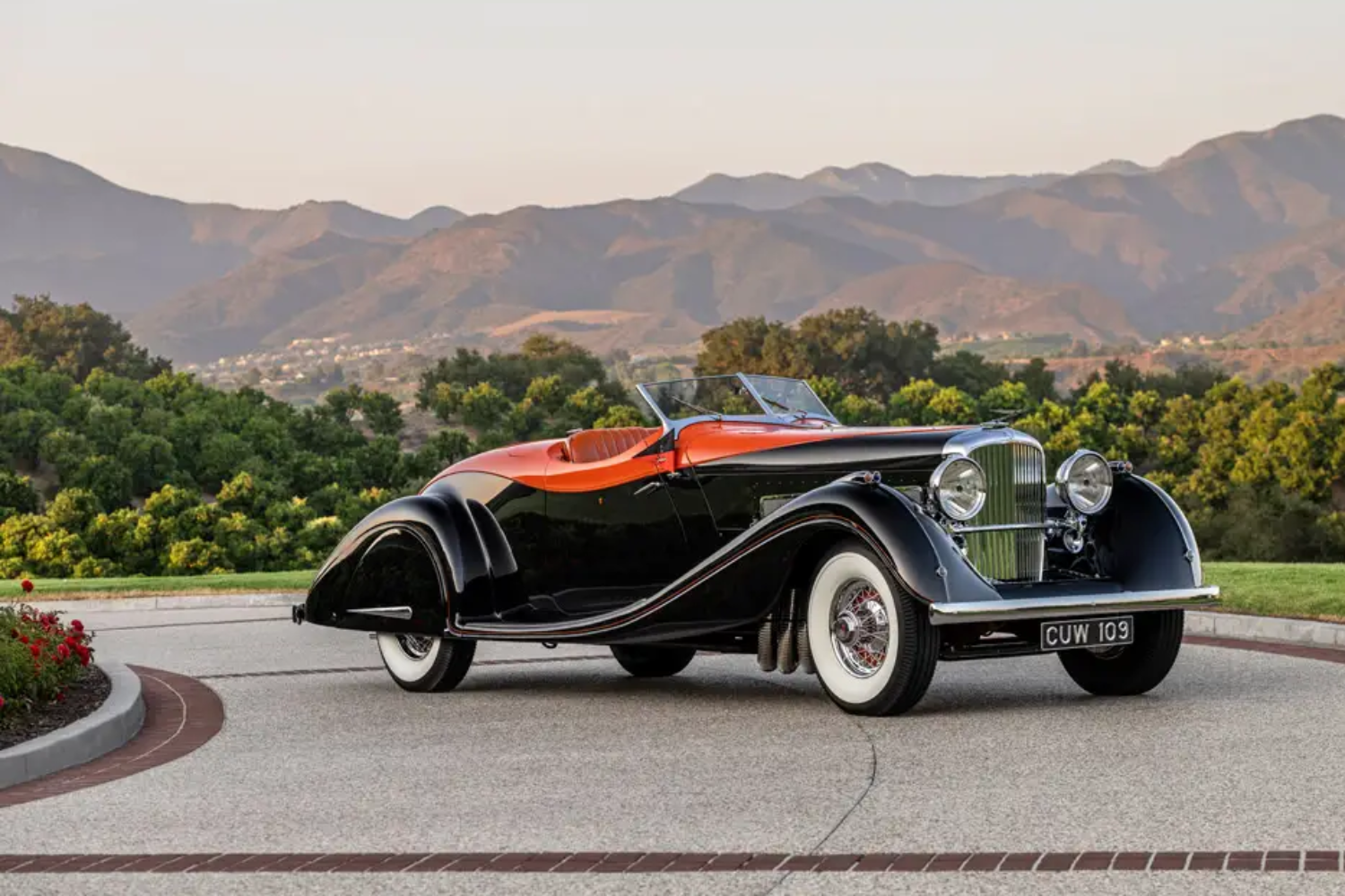1935 Duesenberg SJ Gurney Nutting Speedster - front left view.