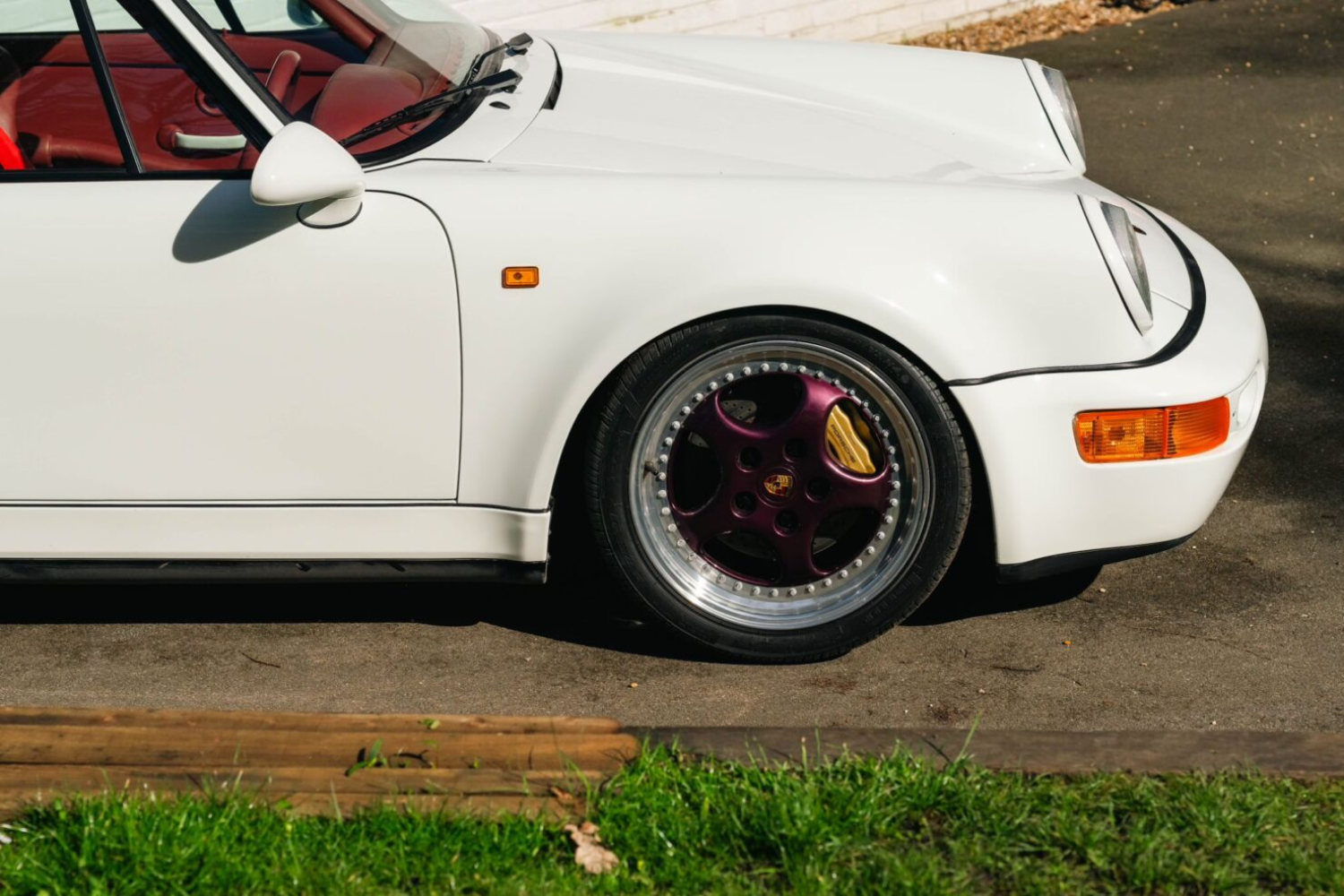 1993-Porsche-964-Turbo-S-Front right wheel