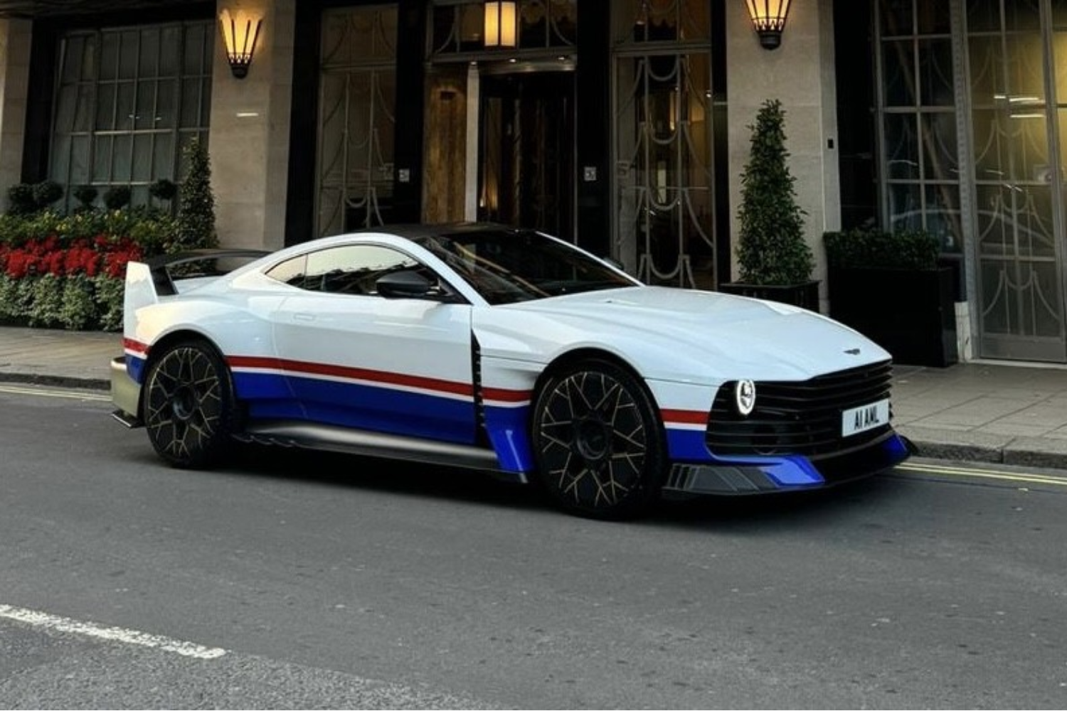 2023 Aston Martin Valiant Right Side view
